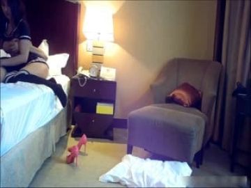 Your little cutie is online. Two little lolita and the little brother play a multi-P game. They take turns to give the little brother a blowjob with a big cock, and let the little brother thrust in front of the camera and scream.