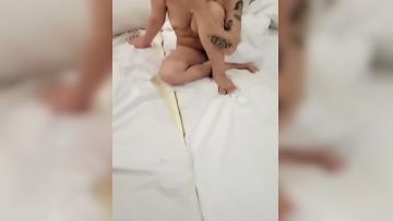 [Father-daughter incest] Authenticity is the most important·Mom remarried and the cute twin sisters became their stepfather