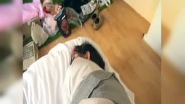 【欧美亚裔自拍】亞裔超人氣清純巨乳女神一边自慰玩被摄影师干的淫水不止